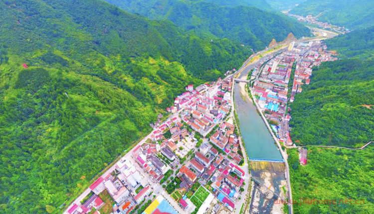 中国小县城火了：8000常住人口 2000公职人员